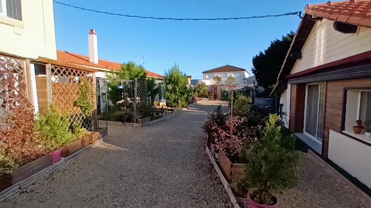 Le Clos Des Passiflores Pons Exteriér fotografie