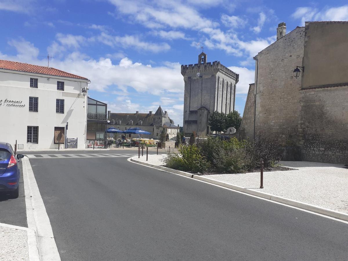 Le Clos Des Passiflores Pons Exteriér fotografie