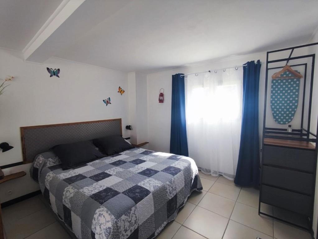 Le Clos Des Passiflores Pons Exteriér fotografie
